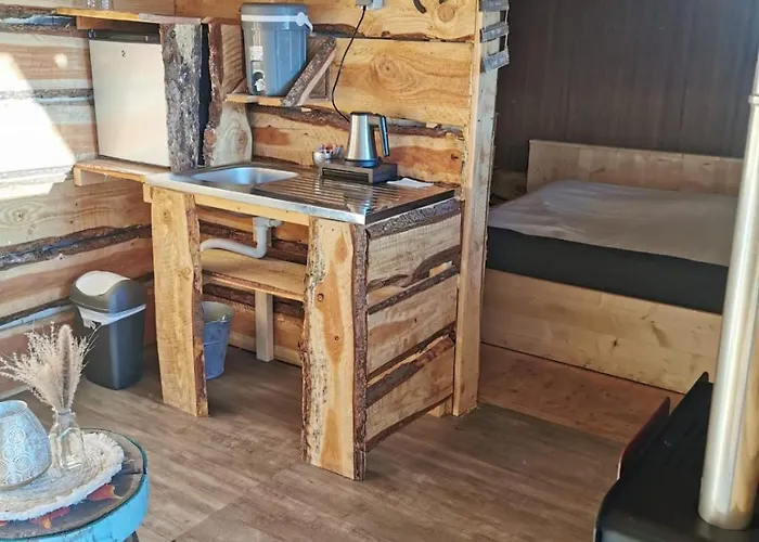 אתר קמפינג Back To Basic Zwaanshoek