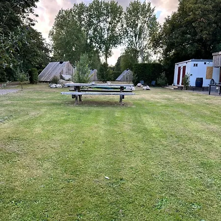 Κάμπινγκ Back To Basic Zwaanshoek